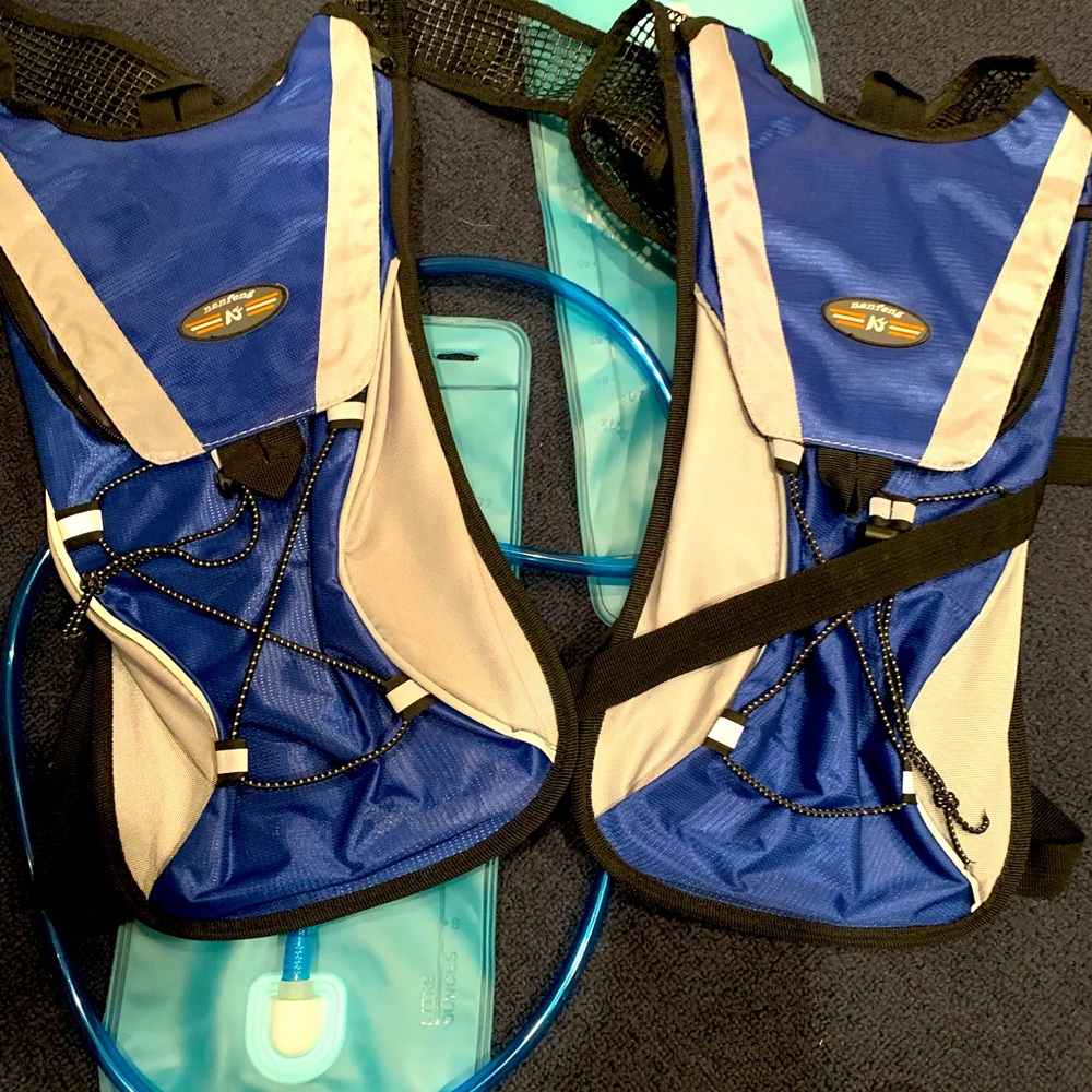 Hydration sporting Backpacks. 2liter. Black/Blue. NWOT